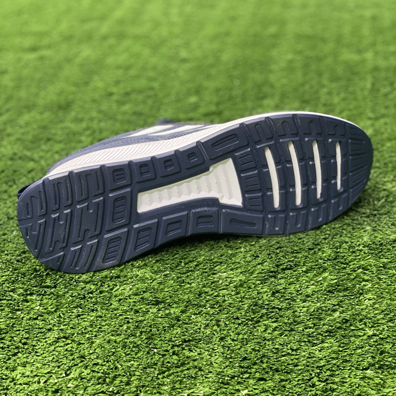 کفش ورزشی آدیداس آفباکس مدل 1557