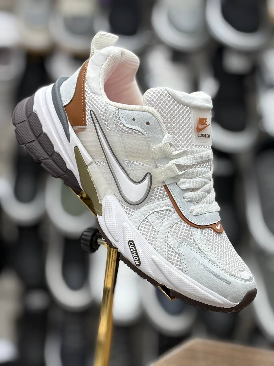 کفش ورزشی نایک وی تو کی مدل 635301