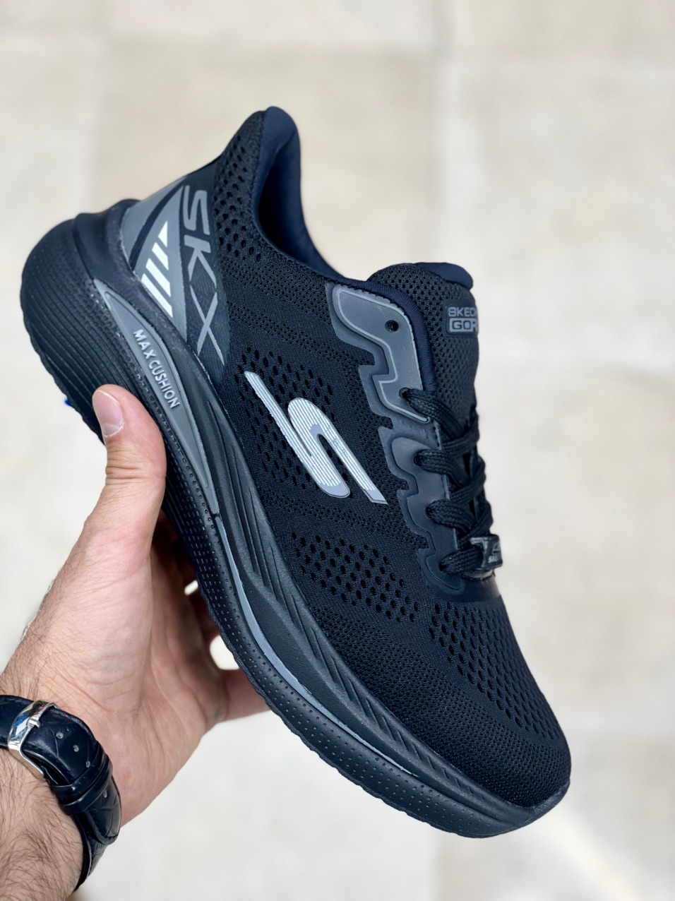 کتونی ورزشی اسکیچرز