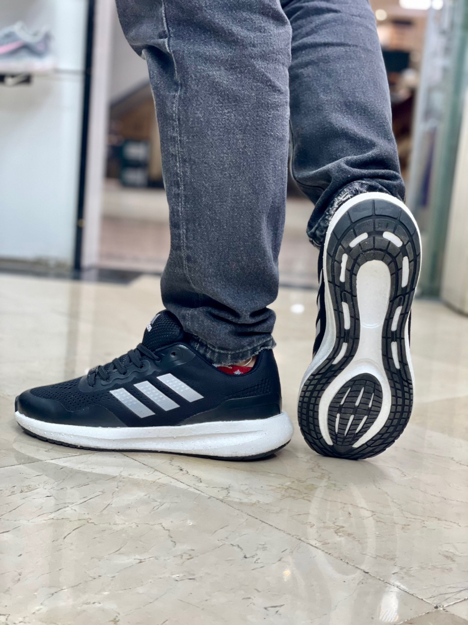 کفش ورزشی ادیداس پیور بوست